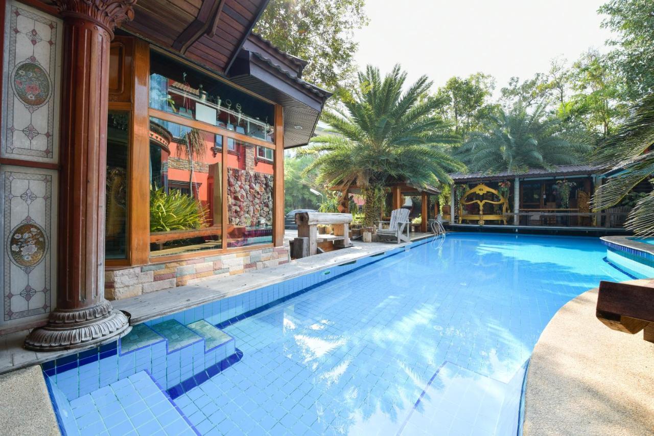 OYO 549 Maesri Resort Pattaya Esterno foto