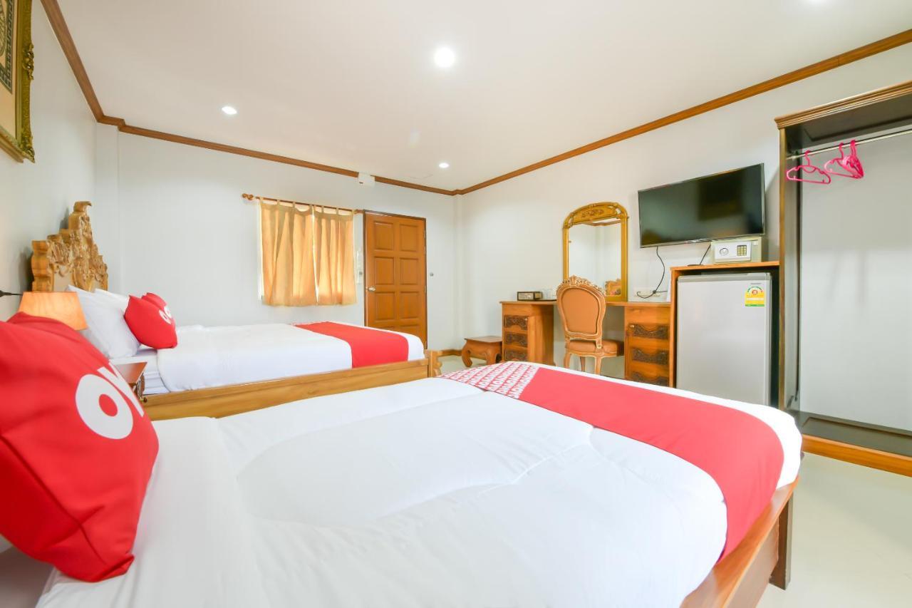 OYO 549 Maesri Resort Pattaya Esterno foto